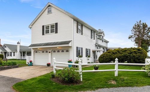 41 Buena Vista Dr, North Kingstown, RI, 02852-6303 | Card Image