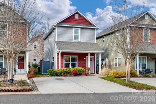 7 Mill Creek Loop, Asheville, NC, 28806-8836 | Card Image
