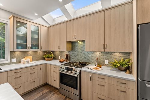 8075 Bradley Ave, Burnaby, BC, V5J3T9 | Card Image