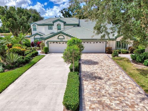 736 Connemara Ct, VENICE, FL, 34292-2262 | Card Image