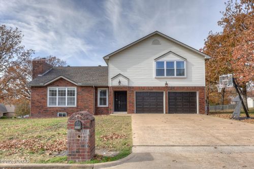 2902 N Michigan Ave, Joplin, MO, 64801-9018 | Card Image