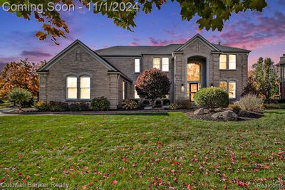 17301 Oak Hill Drive, Home with 4 bedrooms, 3 bathrooms and null parking in Northville Twp MI | Image 2