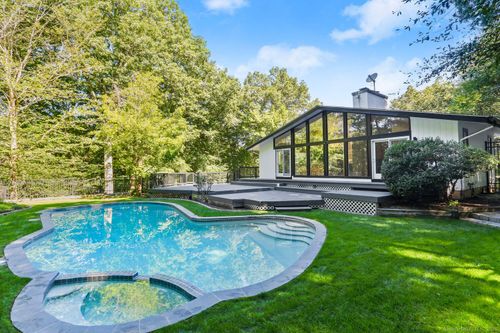 96 Charter Oak Dr, Wilton, CT, 06897-1703 | Card Image