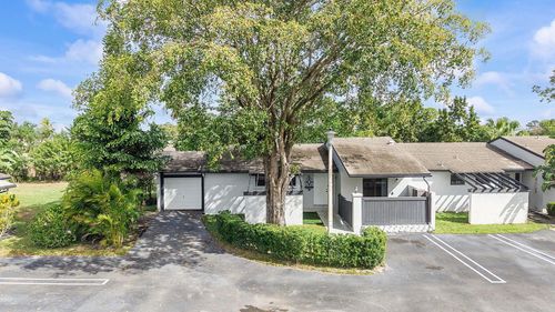 107 Conaskonk Cir, Royal Palm Beach, FL, 33411-8220 | Card Image