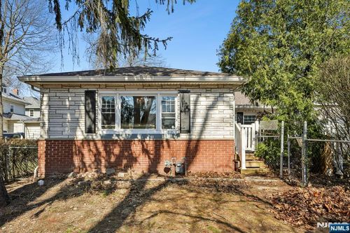 140 Francisco Ave, Rutherford, NJ, 07070-1658 | Card Image