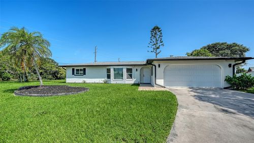 243 Moss Ln, VENICE, FL, 34293-1021 | Card Image