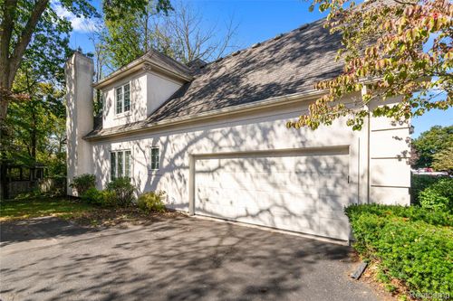 7241 Hidden Valley Dr, Lambertville, MI, 48144-9444 | Card Image