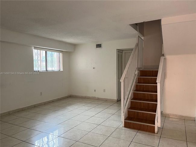 101 - 1340 W 41st St, Condo with 3 bedrooms, 3 bathrooms and null parking in Hialeah FL | Image 1