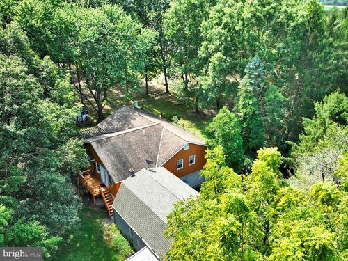 321 Wolf Creek Rd, BERNVILLE, PA, 19506-8698 | Card Image