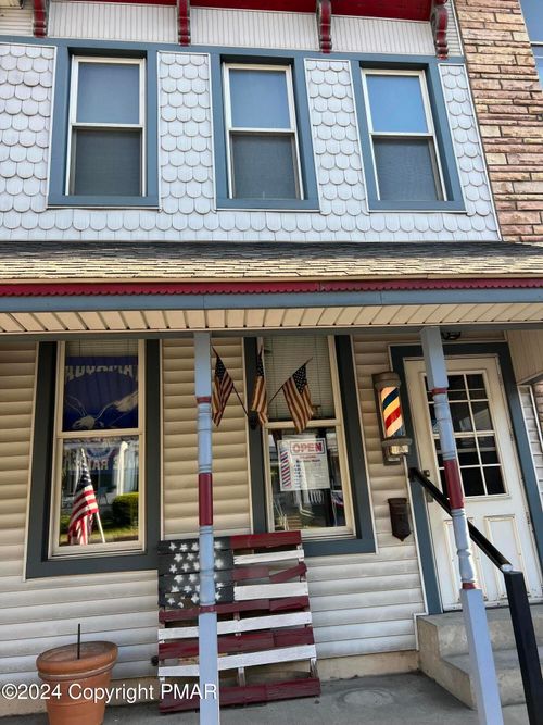 233 W Broad St, Tamaqua, PA, 18252-1818 | Card Image