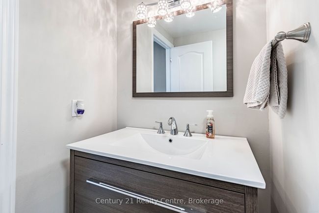 34 Niagara Pl, House other with 4 bedrooms, 4 bathrooms and 4 parking in Brampton ON | Image 30