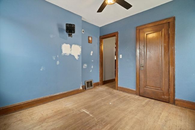304 W Keith Ave, House other with 4 bedrooms, 2 bathrooms and 2 parking in Waukegan IL | Image 24