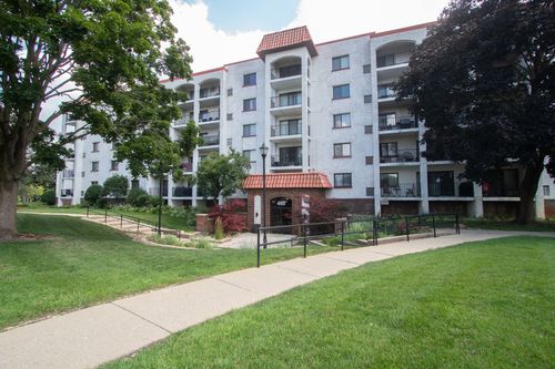 apt-512-450 Plum Creek Dr, Wheeling, IL, 60090-6387 | Card Image
