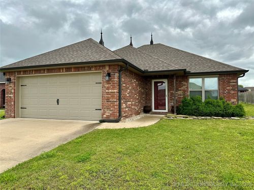 607 Club House Dr, Muskogee, OK, 74403-8643 | Card Image