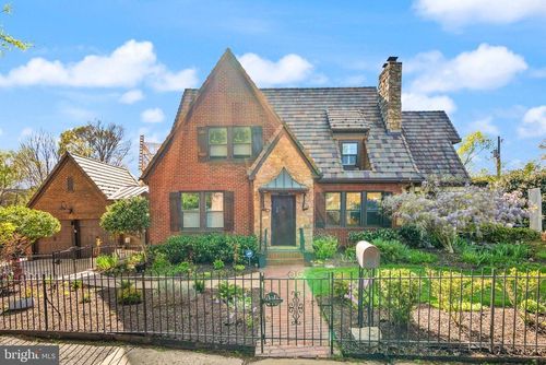1520 N Highland St, ARLINGTON, VA, 22201-5051 | Card Image