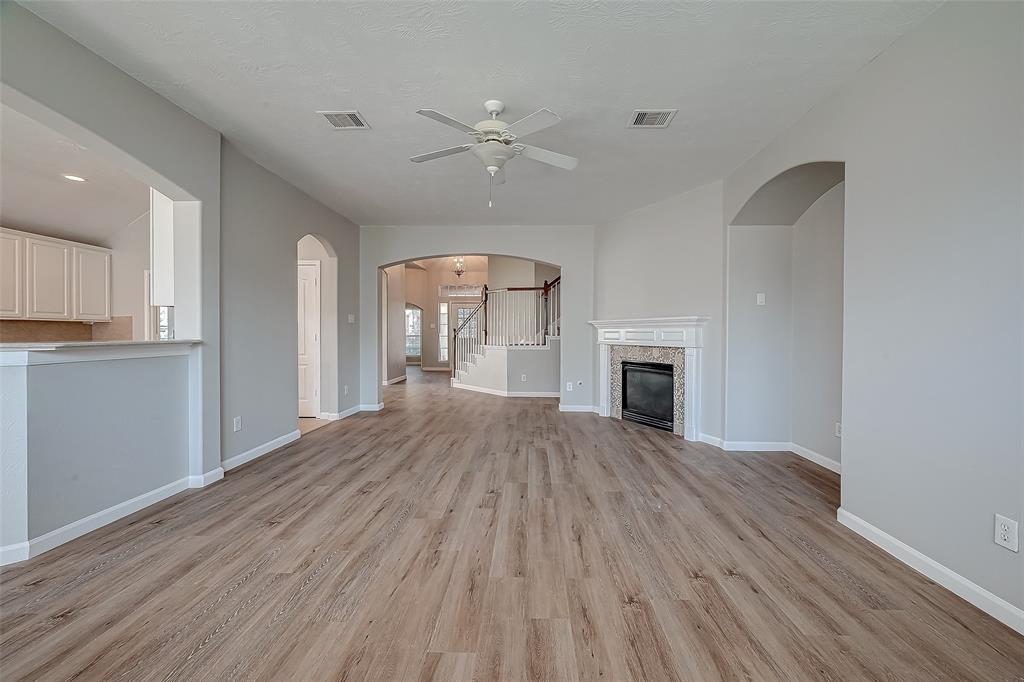 Chapman Falls Dr, Richmond, TX 77406