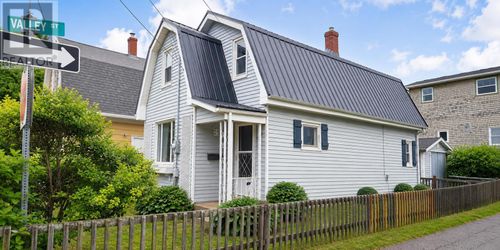 47 Douglas St, Charlottetown, PE, C1A2J3 | Card Image