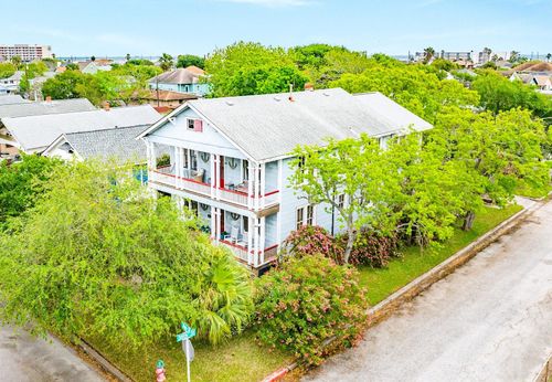 3727 Avenue R, Galveston, TX, 77550-7412 | Card Image