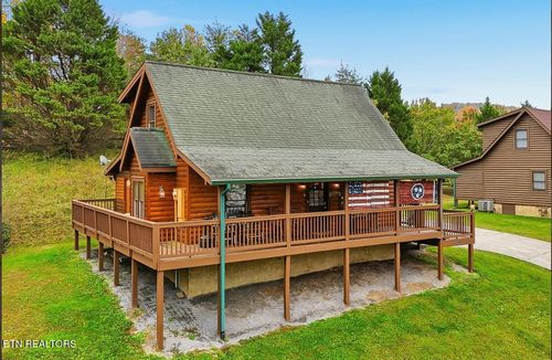 429 Keegan Dr, Pigeon Forge, TN, 37863-5229 | Card Image