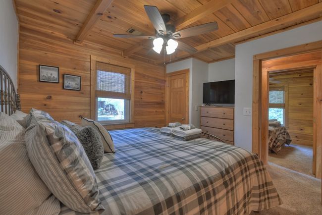 368 Walnut Rdg, Home with 4 bedrooms, 2 bathrooms and null parking in Ellijay GA | Image 29