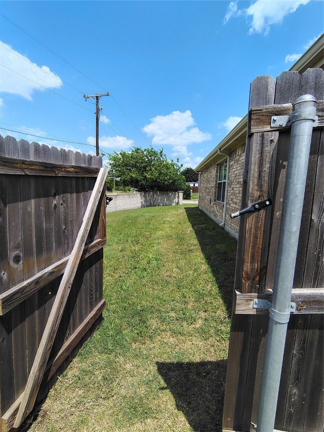 View of grassy yard | Image 26