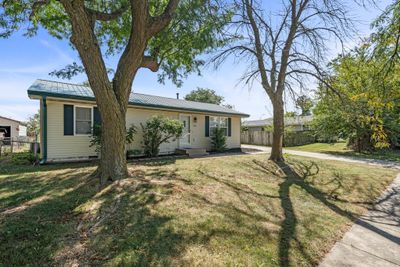 203 11th Street Se, Home with 3 bedrooms, 1 bathrooms and null parking in Bondurant IA | Image 2