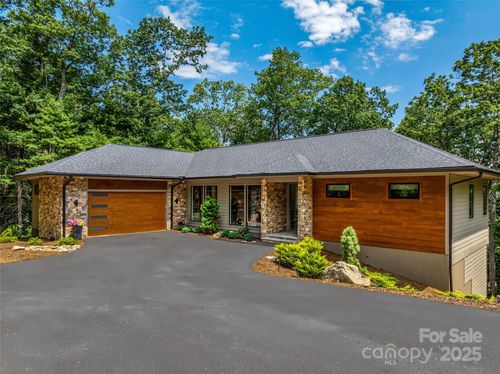 23 Haverhill Ct, Flat Rock, NC, 28731-1420 | Card Image