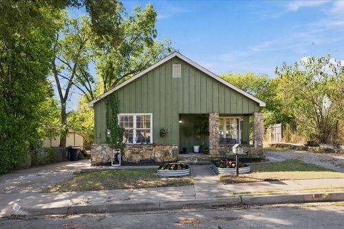 809 W Bridge St, Weatherford, TX, 76086-3107 | Card Image
