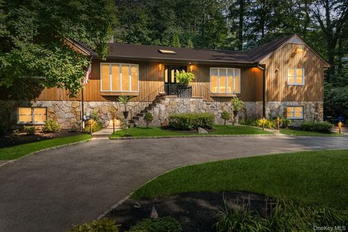 23 Medford Ln, Scarsdale, NY, 10583-3315 | Card Image