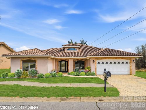 44 Pacifico Dr, Asheville, NC, 28806-8203 | Card Image