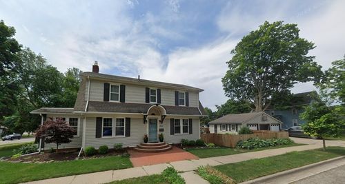 402 S Main St, Chelsea, MI, 48118-1271 | Card Image