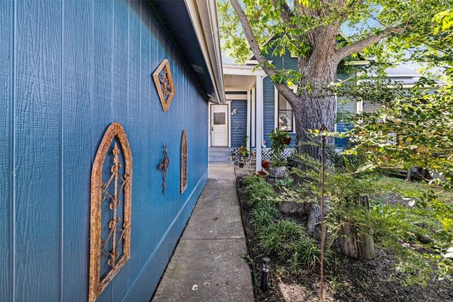 409 W Clark St, House other with 4 bedrooms, 2 bathrooms and 4 parking in Bartlett TX | Image 34