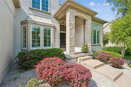 13232 Falmouth St, Leawood, KS, 66209-1905 | Card Image
