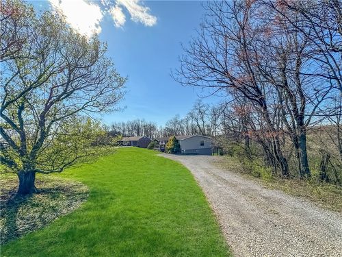 1115 Martin Rd, Tarentum, PA, 15084-3555 | Card Image