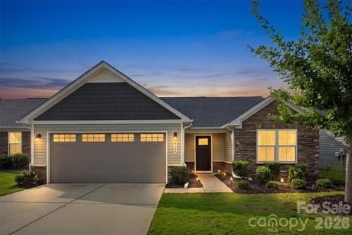 4104 Mackinnon Dr, Charlotte, NC, 28214-1095 | Card Image