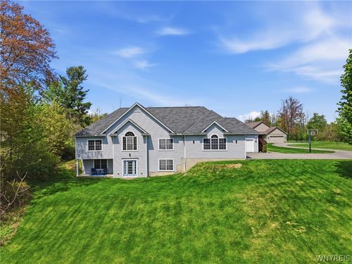 6784 Milestrip Rd, Orchard Park, NY, 14127-1668 | Card Image
