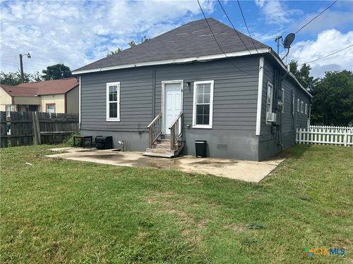a-400 Symes Street, Taylor, TX, 76574 | Card Image
