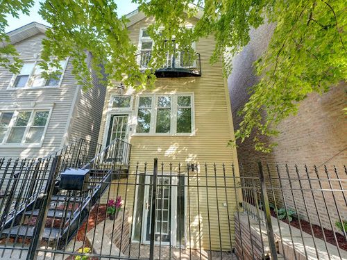 2340 W Moffat St, Chicago, IL, 60647-5335 | Card Image