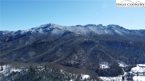 35 Tynecastle Dr, Banner Elk, NC, 28604-9685 | Card Image