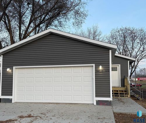 3412 N 10th Ave Avenue, Sioux Falls, SD, 57104 | Card Image