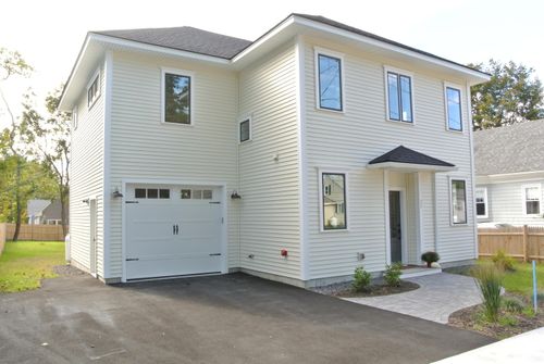 23 Cole Street, South Portland, ME, 04106 | Card Image