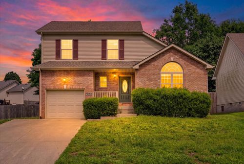 661 Deer Ridge Dr, Clarksville, TN, 37042-7066 | Card Image