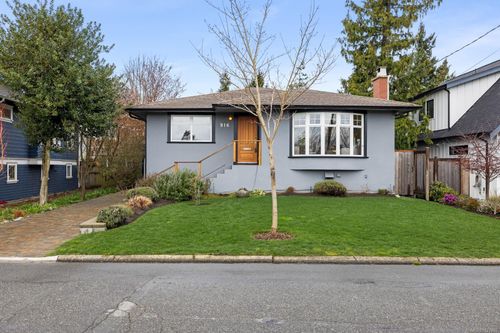 916 Monterey Ave, Victoria, BC, V8S4V2 | Card Image