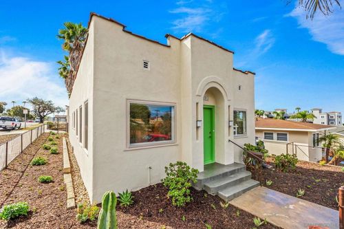 915 Civic Center Dr, Oceanside, CA, 92054 | Card Image
