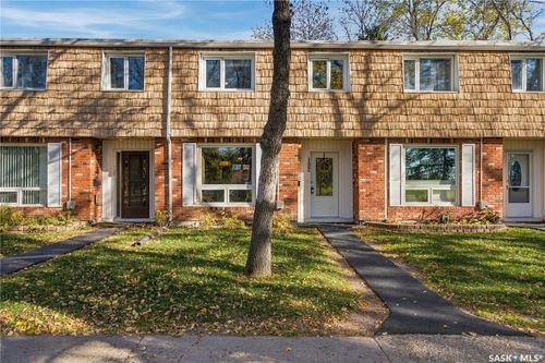 102 Oakview Drive, Regina, SK, S4R0E4 | Card Image