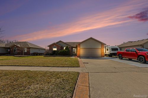 31096 Quail Run Dr, Chesterfield, MI, 48047-3529 | Card Image
