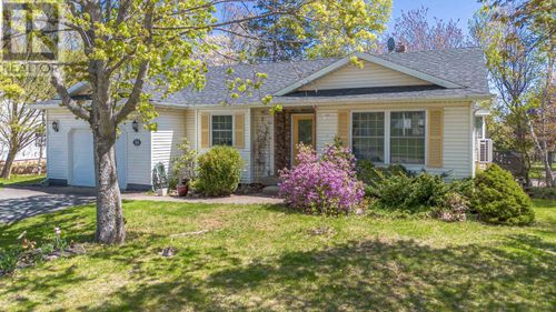38 Forest Dr, Charlottetown, PE, C1E1W9 | Card Image