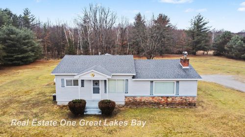 2750 E Deckerville Rd, Caro, MI, 48723-9362 | Card Image