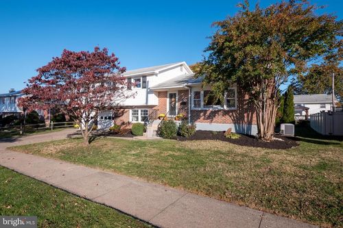 1428 Shelbourne Dr, BETHLEHEM, PA, 18018-2233 | Card Image