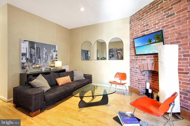 APT-808 - 1615 Q St Nw, Condo with 2 bedrooms, 1 bathrooms and null parking in WASHINGTON DC | Image 4